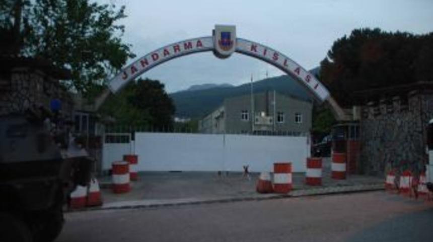 İki askerin yaralandığı saldırıda, &ccedil;atışmalar devam ediyor