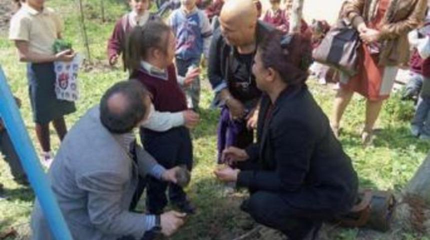 Kara&ccedil;alı: Bebe Fidan, &ccedil;ocuklara emanet