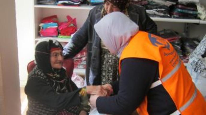 Kimse Yok Mu, 10 bin kişiyi giydirecek