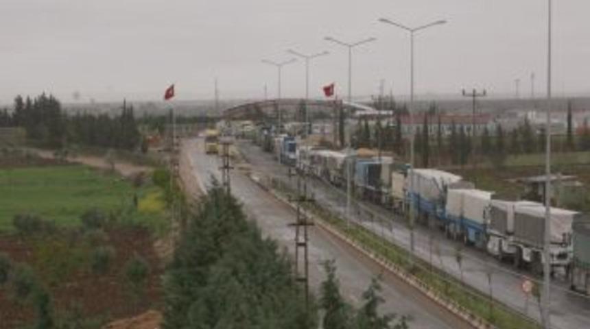 Y&uuml;zlerce Tır Şof&ouml;r&uuml; &Ouml;nc&uuml;pınar'a Akın Etti