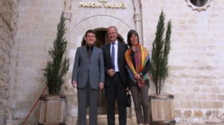 Alman B&uuml;y&uuml;kel&ccedil;i Cuntz Mardin&rsquo;de