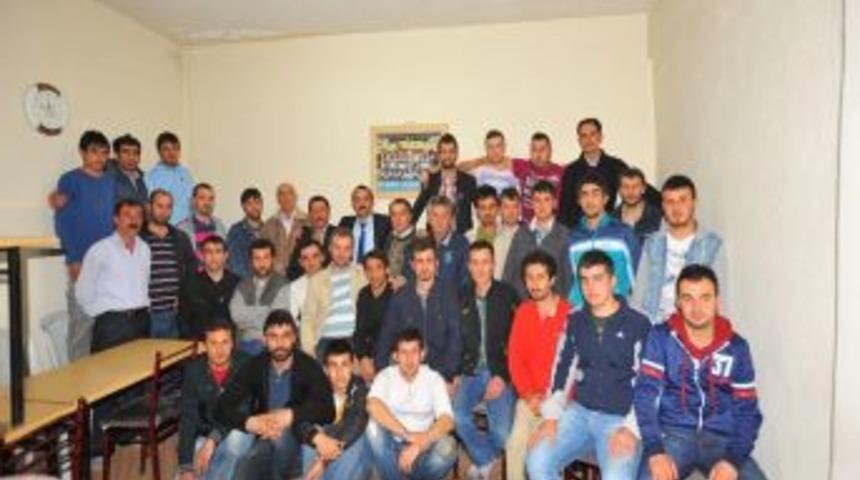 Takazlı k&ouml;y&uuml;nde gen&ccedil;ler dernek kurdu