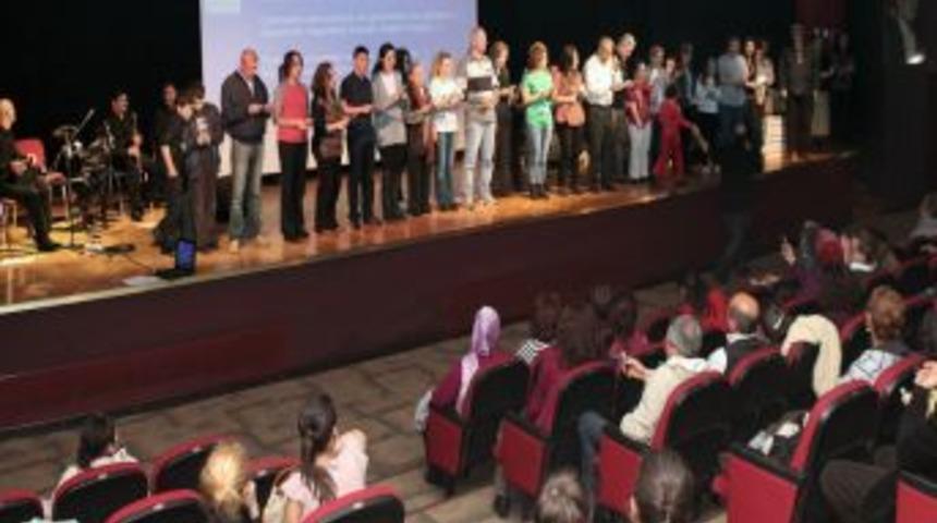 K&uuml;&ccedil;&uuml;k&ccedil;ekmece'de "l&uuml;leburgaz Trockyablues" R&uuml;zgarı Esti