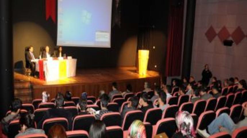 Dışişleri heyeti, Dicle &Uuml;niversitesi&rsquo;nde &ouml;ğrencilerle buluştu