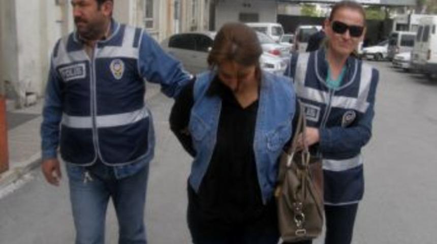 Kuyumcudan hırsızlık yapan iki kadın tutuklandı