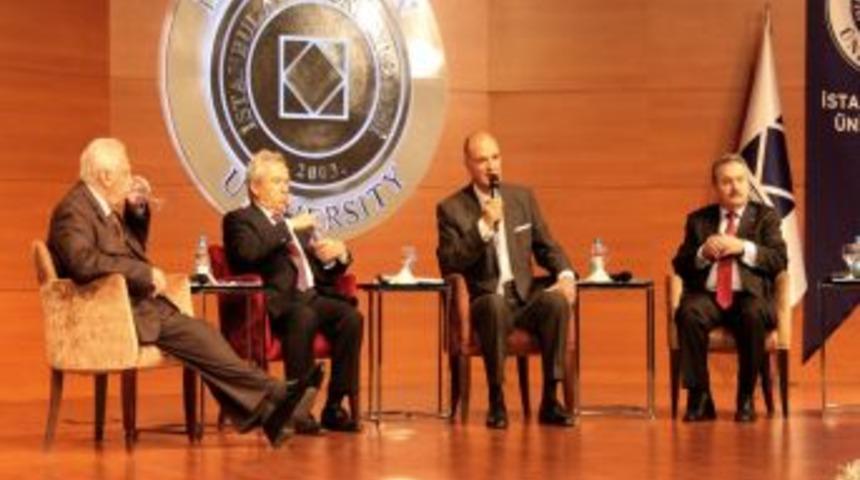 Namık Kemal Zeybek: 28 Şubat&rsquo;ta darbeci ve m&uuml;dahaleci iki &ccedil;ete vardı