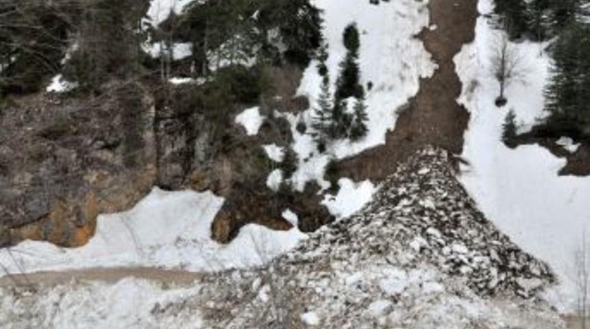 Yedig&ouml;ller Yolu &Ccedil;ığ Nedeniyle Ulaşıma Kapandı
