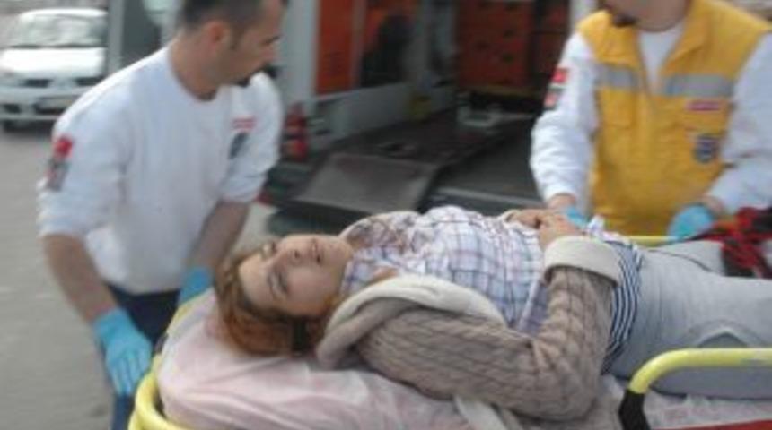 Cezaevi &Ouml;n&uuml;nde Silahlı Saldırı: 5 Yaralı