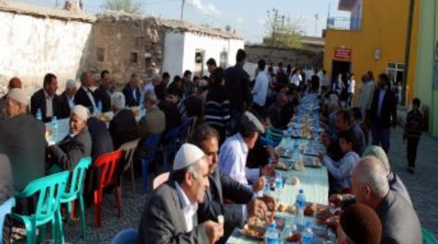 Kahta Şahintepe K&ouml;y&uuml;nde Kutlu Doğum Programı