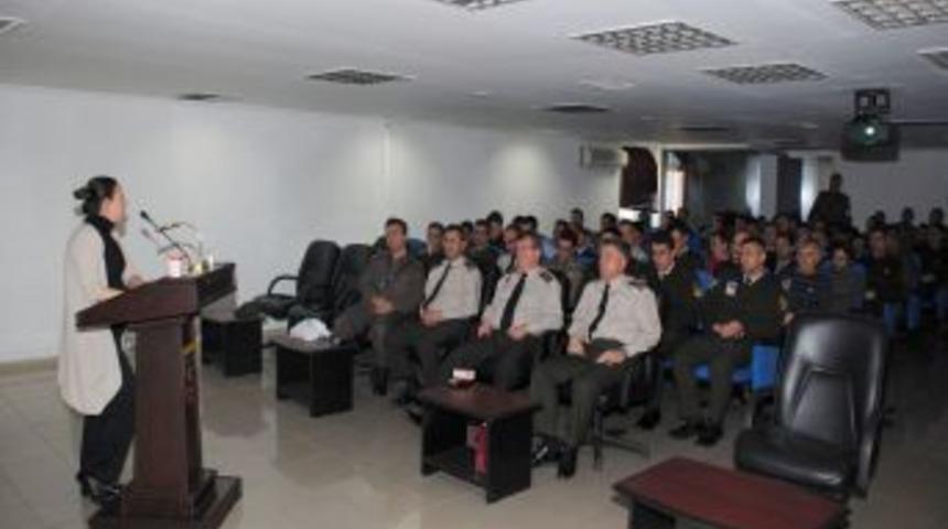 Jandarmaya; sigara, alkol ve madde bağımlılığı ve tuzun zararları anlatıldı