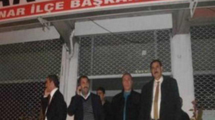 AK Parti binasına bombalı saldırı