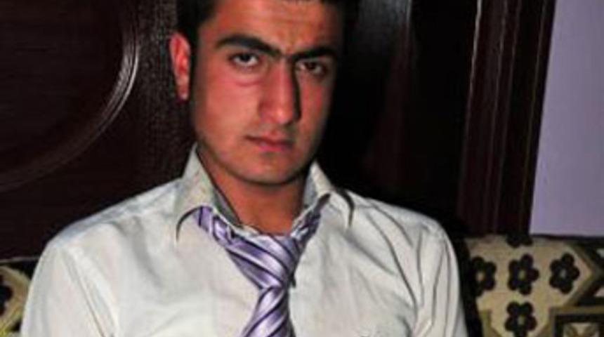 Derste &ouml;ğrencisine kafa attı