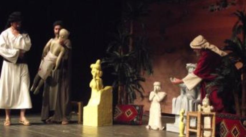 İmamlardan Kutlu Doğum tiyatrosu