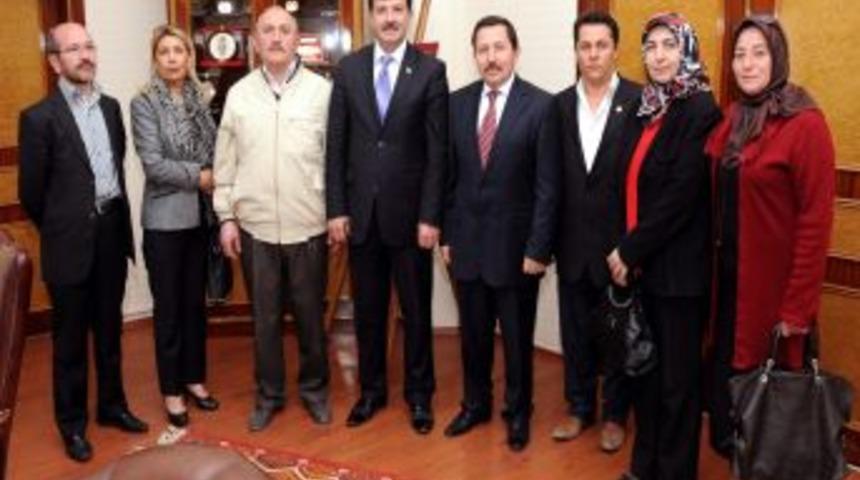 Muhtarlar Federasyonu kuran muhtarlar Vali Balkanlıoğlu'nu ziyaret etti