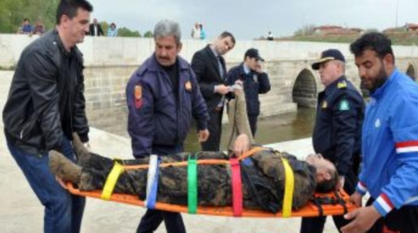 Yakınlarıyla telefonla g&ouml;r&uuml;şt&uuml;kten sonra nehre atladı