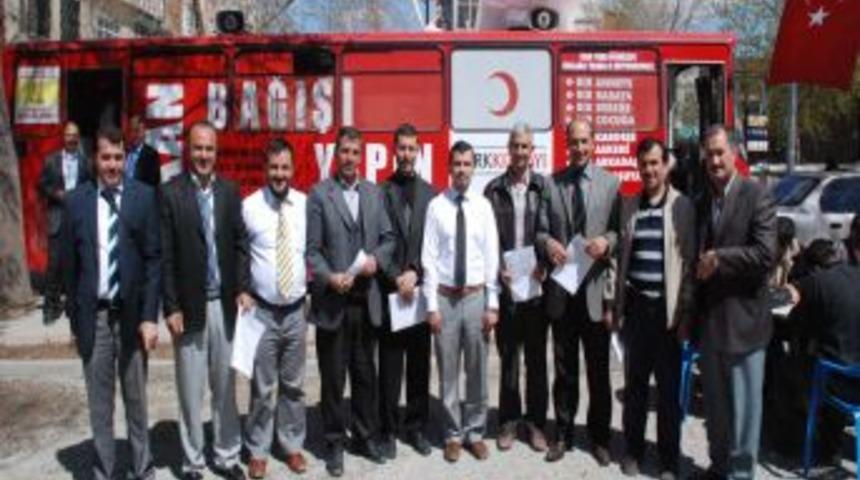 Din g&ouml;revlileri, Kızılay'a kan bağışladı