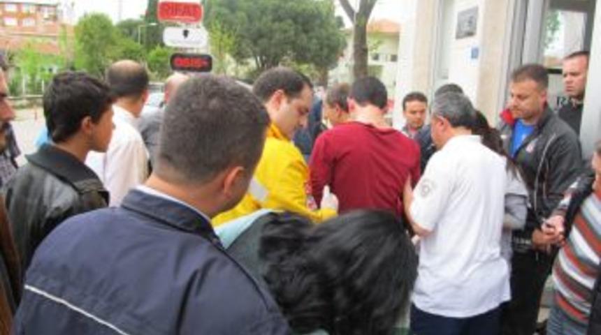 Dışarıya sipariş g&ouml;t&uuml;ren garson bı&ccedil;aklandı