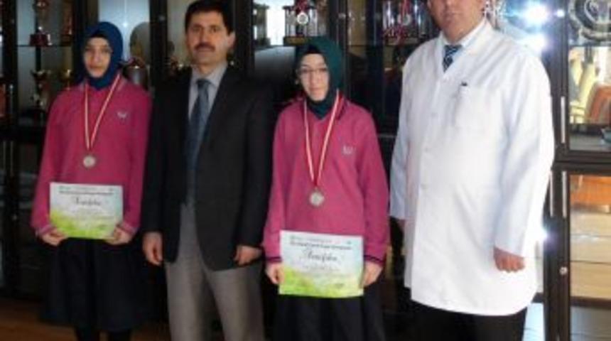 &Ouml;zel Konuralp Koleji &ouml;d&uuml;le doymuyor