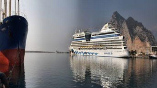 Sezonun ilk lüks yolcu gemisi Astor, Antalya Limanı’na geldi