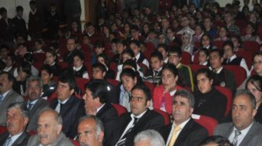 Vali &Ccedil;ınar: Malazgirt'i, &Ccedil;anakkale gibi yapmak durumundayız