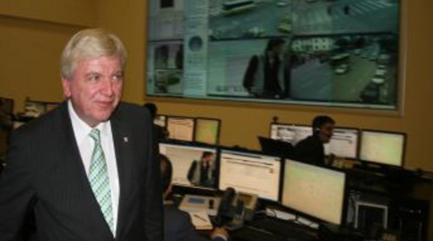 Alman Başbakan Bouffier: T&uuml;rk polisine hayran kaldım