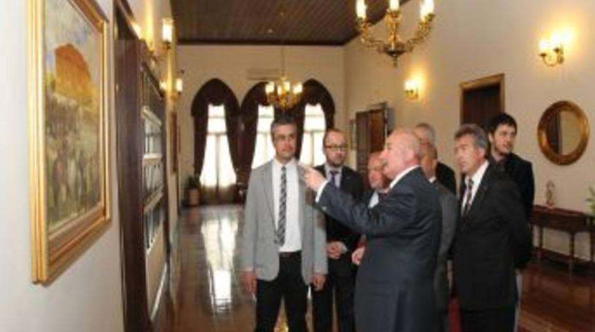 Foto muhabirlerinden Vali Y&uuml;ksel'e ziyaret