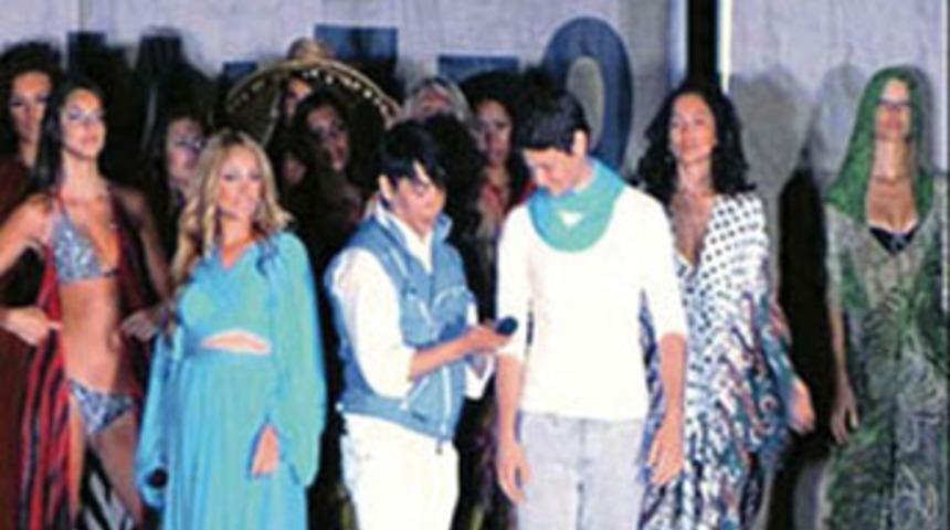 Podyumda fuhuşun şifreleri &ccedil;&ouml;z&uuml;ld&uuml;