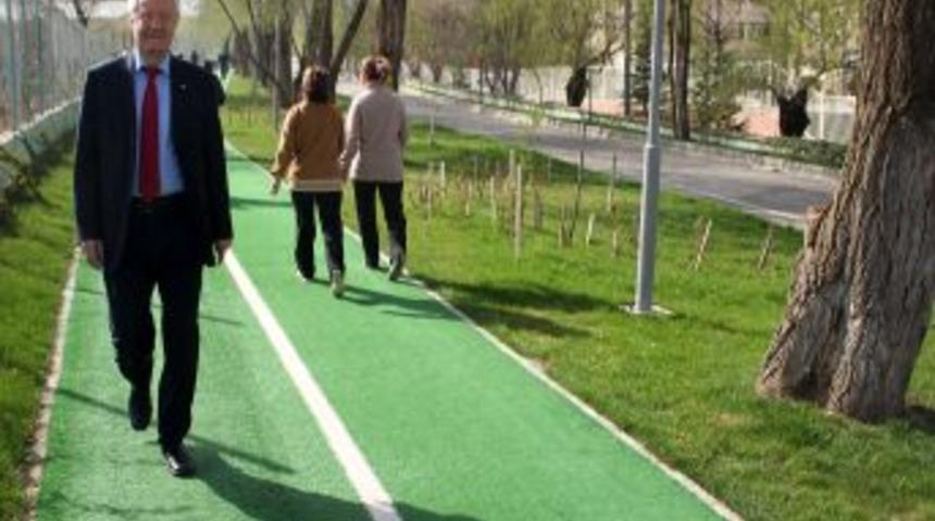 Başkan Tanık, &Ccedil;ansera Kent Bah&ccedil;esi'ndeki &ccedil;alışmaları denetledi