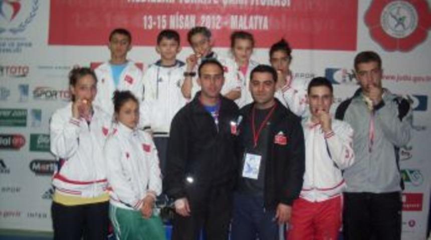 T&uuml;rkiye Judo Şampiyonası Gemlik`ten &ccedil;ıktı