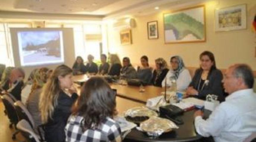 ''İpek b&ouml;cek&ccedil;iliğini g&uuml;ndeme taşıyacağız''