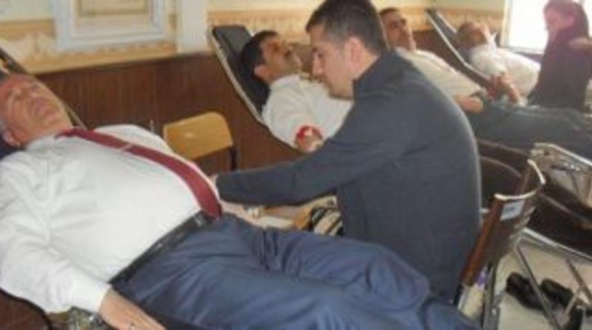 Kutlu Doğum'da kan bağışı kampanyası