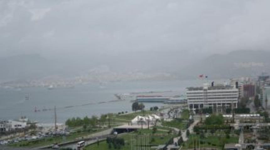 İzmir'de etkili yağış