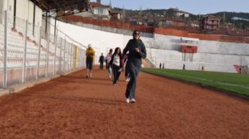 Obez olmamak i&ccedil;in d&uuml;zenli olarak y&uuml;r&uuml;y&uuml;ş yapıyorlar