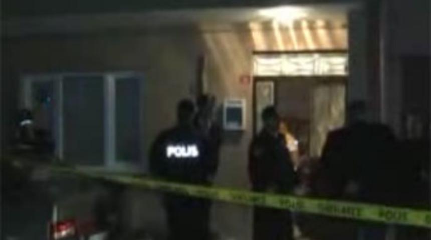 Eşini &ouml;ld&uuml;r&uuml;p intihar etti