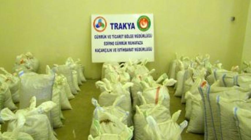 Kapıkule&rsquo;de yaklaşık 14 ton ka&ccedil;ak &ccedil;akıl taşı ele ge&ccedil;irildi