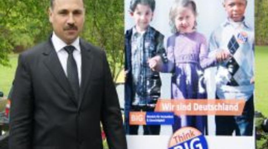 Almanya'daki T&uuml;rk Siyaset&ccedil;iler Destek Bekliyor