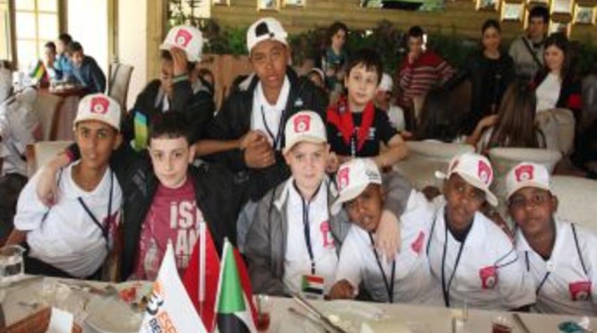 Afrikalı &ccedil;ocuklar Miniat&uuml;rk&rsquo;&uuml; gezdi