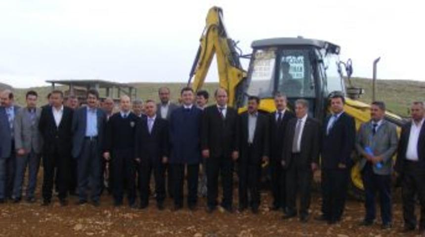 Yeşilli'de sera projesinin temeli atıldı