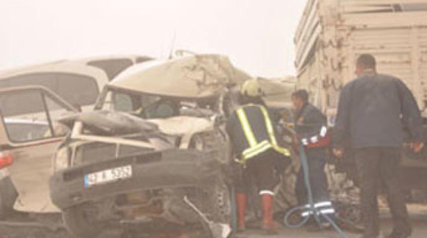 Konya'da kum fırtınası: 2 &ouml;l&uuml;