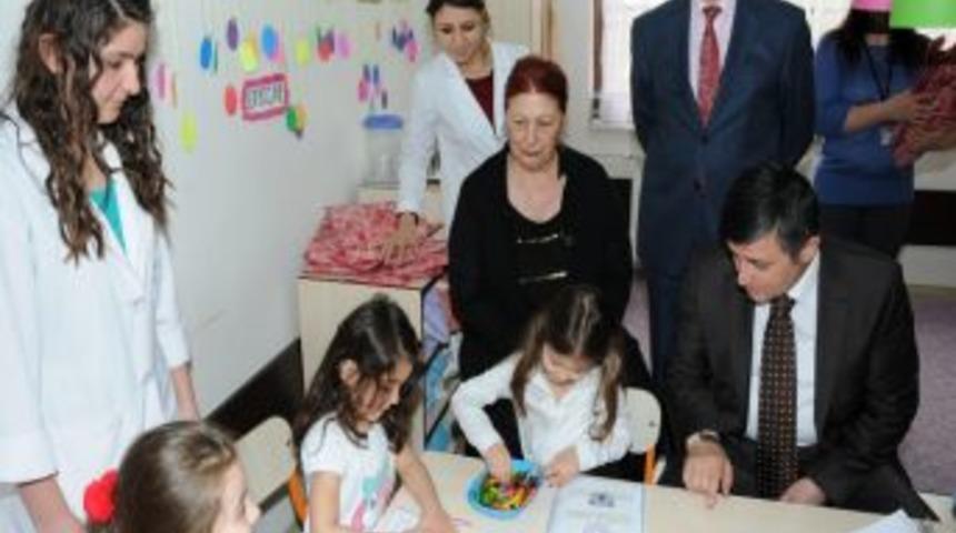 Vali Arslan anaokulu &ouml;ğrencileriyle ders yaptı