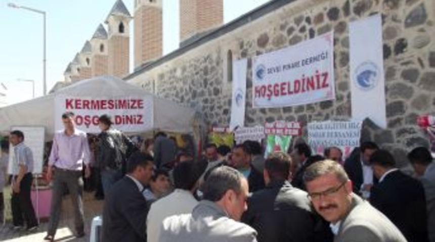 Karapınarlı g&ouml;n&uuml;ll&uuml;ler hayırda yarışıyor