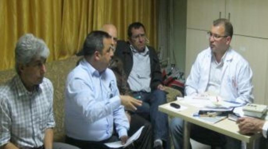 &Ccedil;ocuk Acil Servisi'nde hekimlere bı&ccedil;aklı saldırı