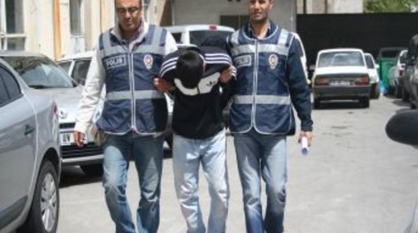 İzmir'de kapka&ccedil; zanlıları yakalandı