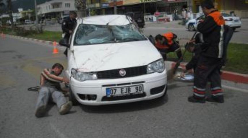 Kemer&rsquo;de trafik kazası: 1 yaralı