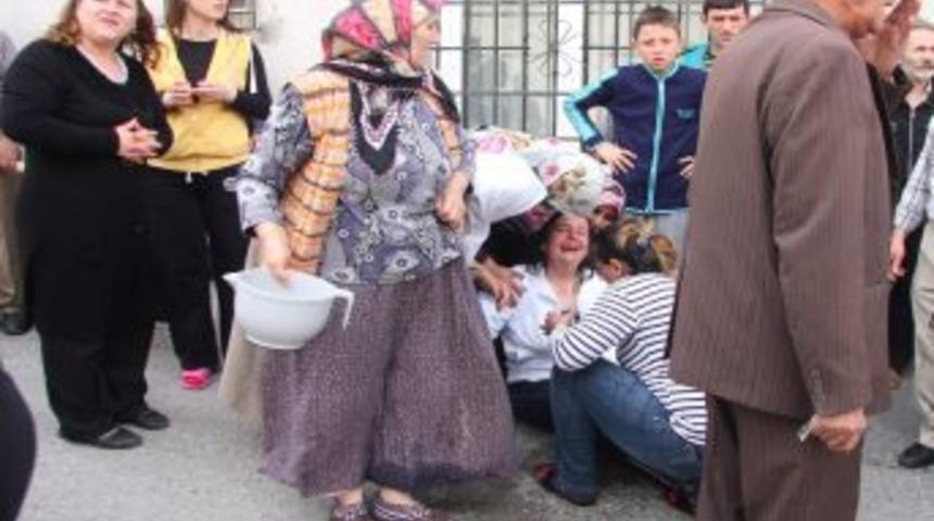 Evleri Yanan Ailenin G&ouml;zyaşları Y&uuml;rekleri Dağladı