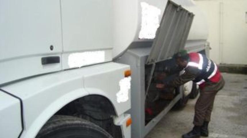 Bursa&rsquo;da 27 bin 480 litre ka&ccedil;ak akaryakıt ele ge&ccedil;irildi