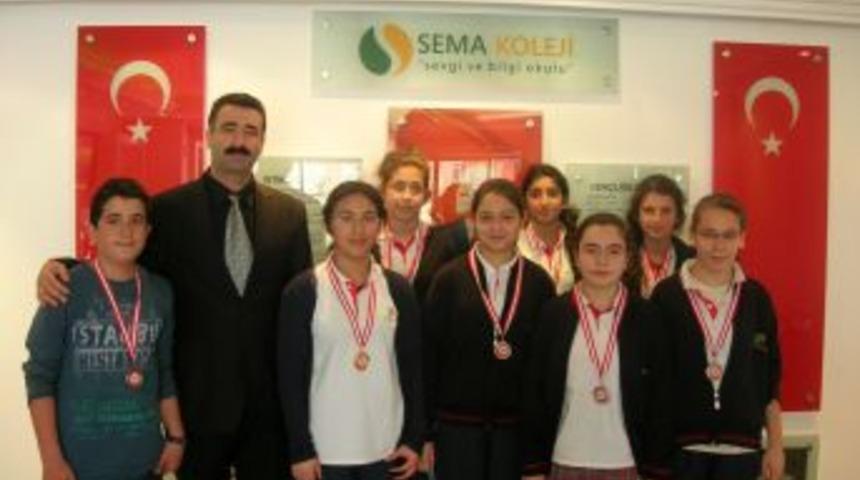Sema Koleji, UMATYA'da takım halinde birinci oldu