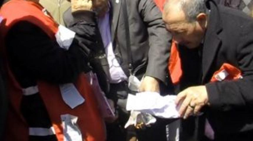 Fatura yakarak zamları protesto ettiler