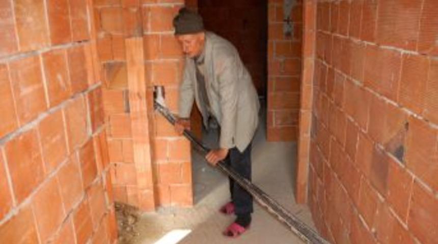 İkizdere'nin telefon hattı bu evin i&ccedil;inden ge&ccedil;iyor