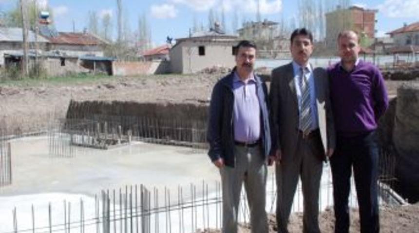 &Ouml;zel Ceyhan İlk&ouml;ğretim Okulu, yeni eğitim sistemine uygun bina yapıyor